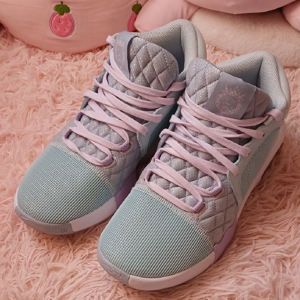 Nike Lebron Witness 8 Blue Purple Quilted Sneakers Cotton Candy Size 9.5 Mens